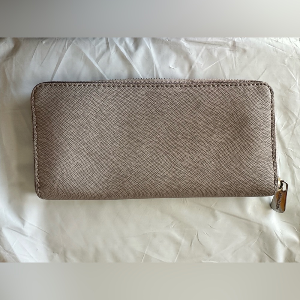 Michael Kors Grey Wallet Zipper Closure Pre-Loved As-Is - Picture 6 of 13